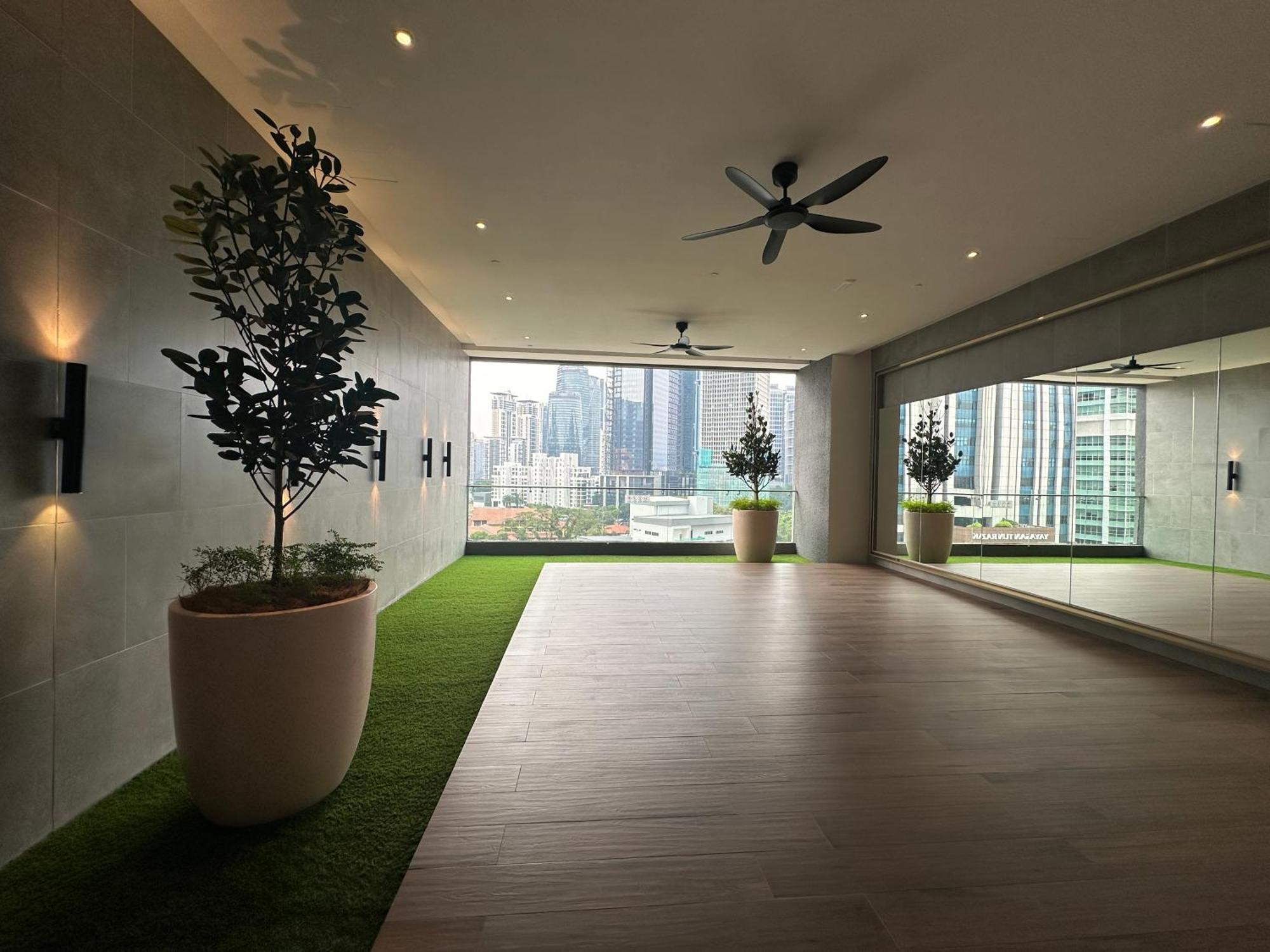 Agile Bukit Bintang By Romeo * Kuala Lumpur